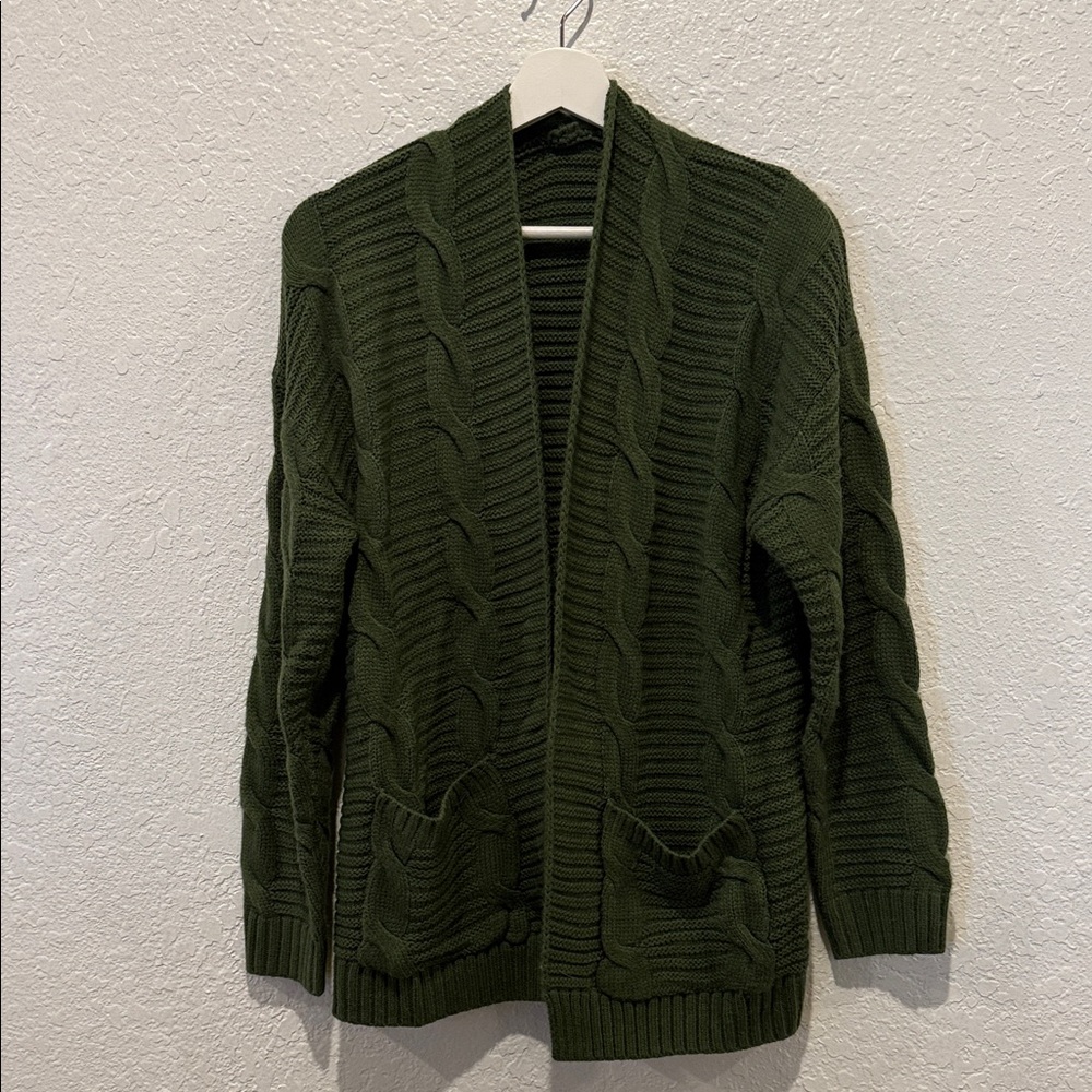 Women’s Green Cable Knit Sweater